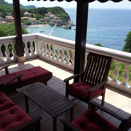 Villa Sara Guesthouse Sveti Stefan Buitenkant foto