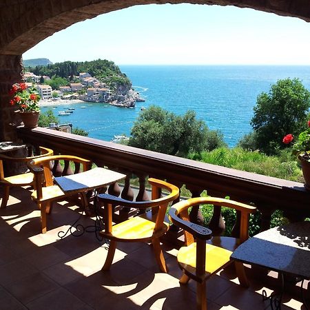 Villa Sara Guesthouse Sveti Stefan Buitenkant foto