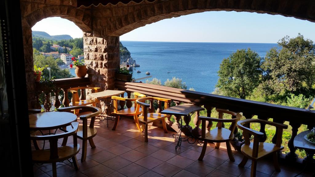 Villa Sara Guesthouse Sveti Stefan Buitenkant foto