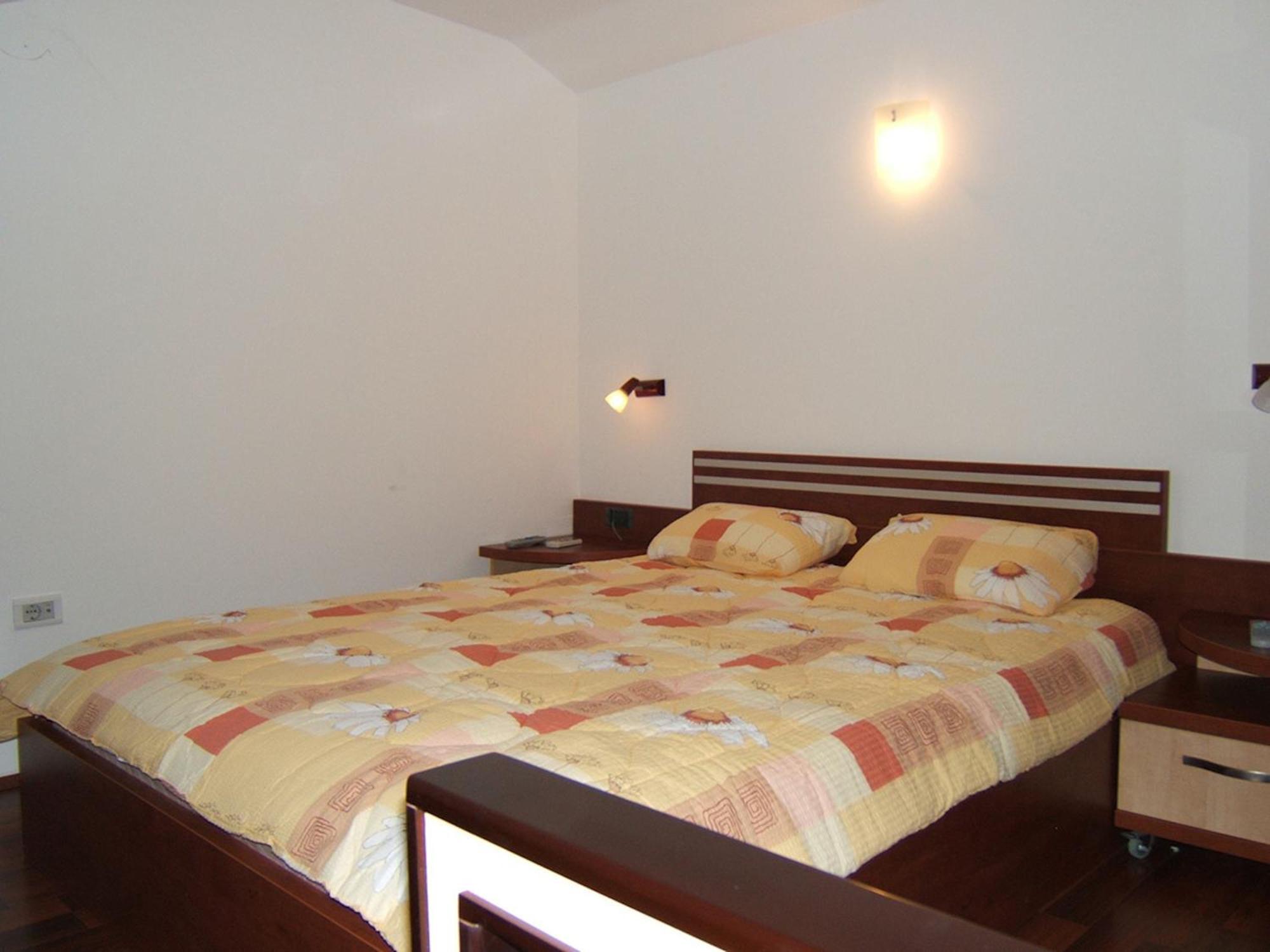 Villa Sara Guesthouse Sveti Stefan Kamer foto