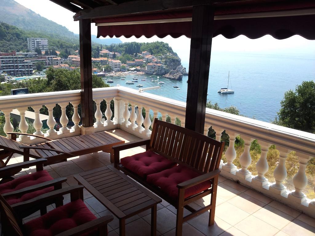 Villa Sara Guesthouse Sveti Stefan Buitenkant foto