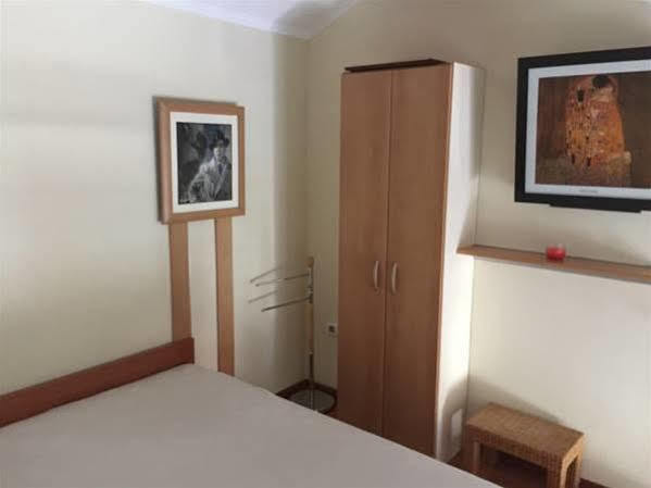 Villa Sara Guesthouse Sveti Stefan Buitenkant foto