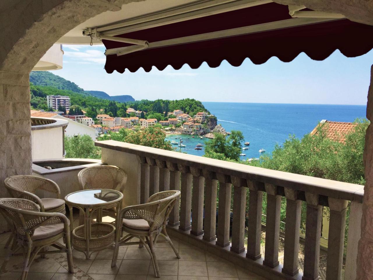 Villa Sara Guesthouse Sveti Stefan Buitenkant foto